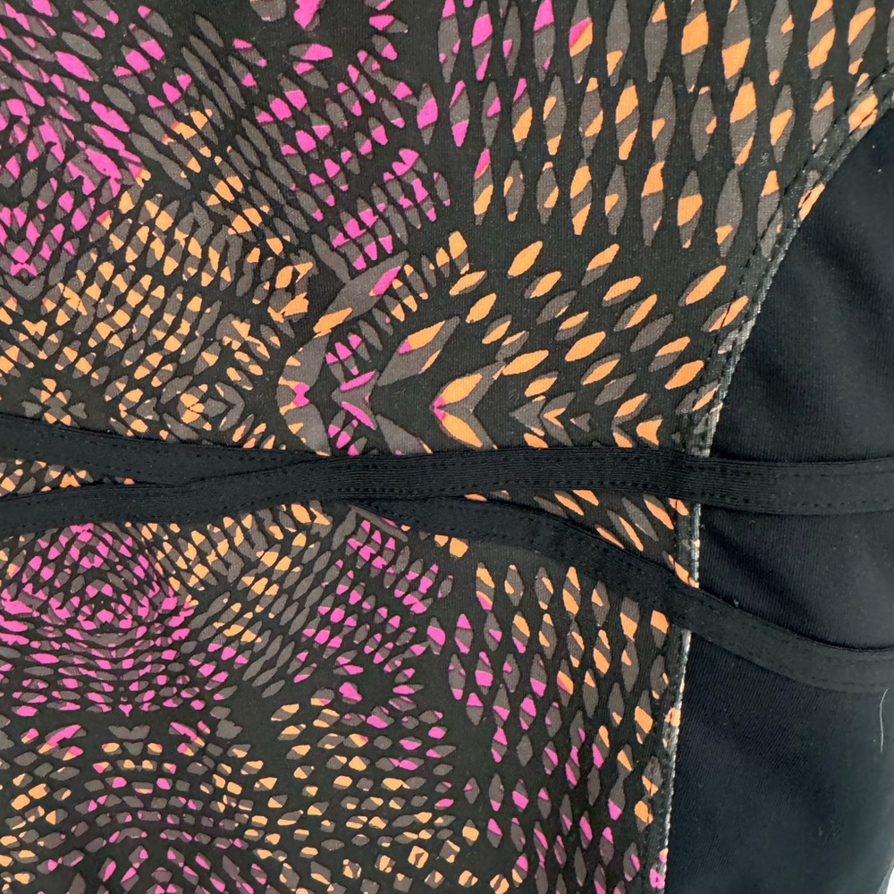 REDUCED🎈Fabletics Women's Black and Purple Patterned Top - Picture 4 of 7